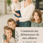 Une maman dans un intérieur épuré, symbole de désencombrement et de sérénité familiale.