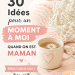 Une maman profitant d'un moment de détente chez elle avec un livre et une tasse de thé.