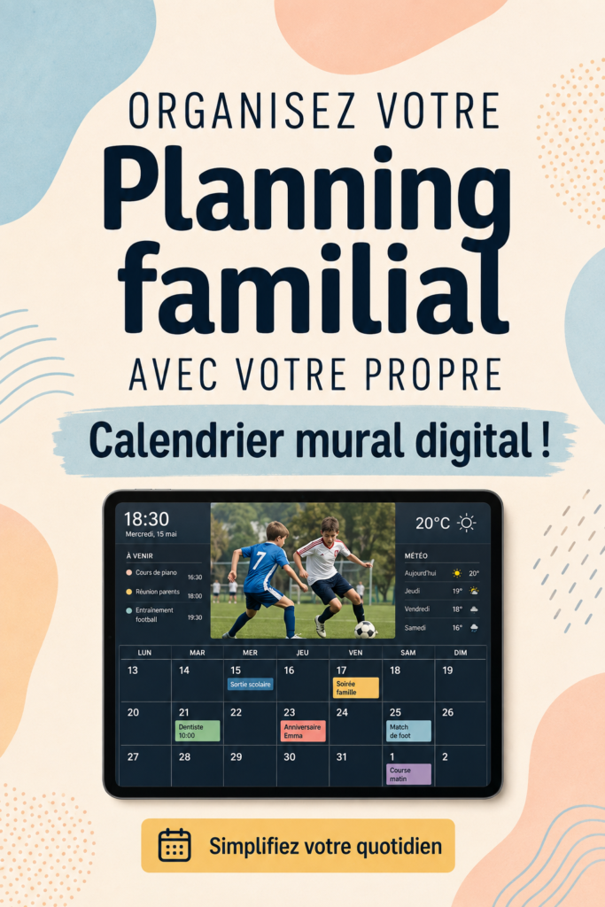 Une maman utilise un calendrier digital sur sa tablette pour organiser son emploi du temps familial.