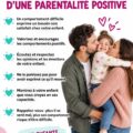 Une mère et son enfant s'engagent dans une activité ludique qui favorise la parentalité positive.