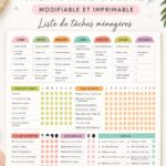Planificateur de ménage coloré sur une table avec des crayons