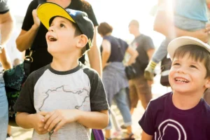 Famifête festival parents et enfants en atelier convivial